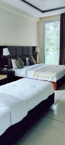 Manuni Inn - Riverside Hotel