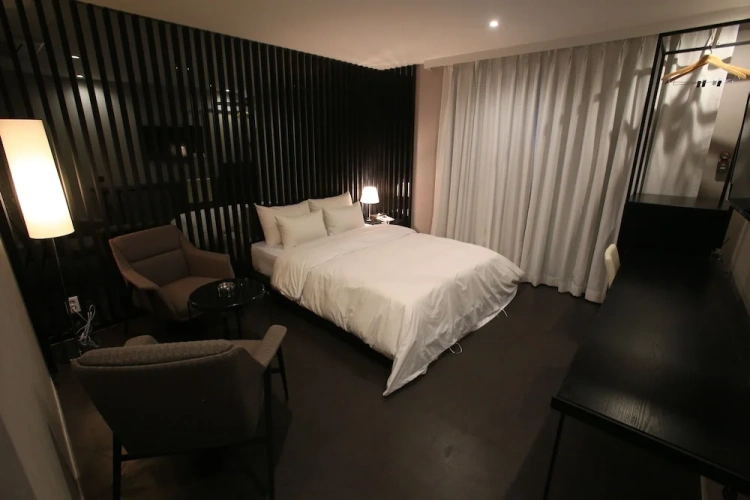 Premier Double room with city view