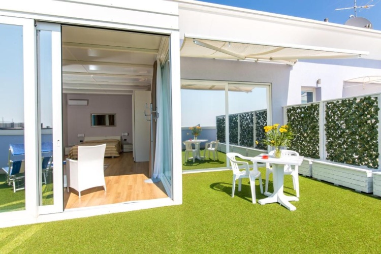 Deluxe Suite with balcony and with sea view