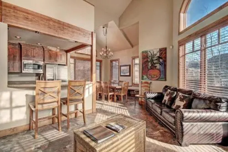 18 Autumn Brook Condo