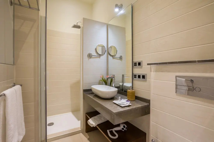 Welldone Cathedral Suites