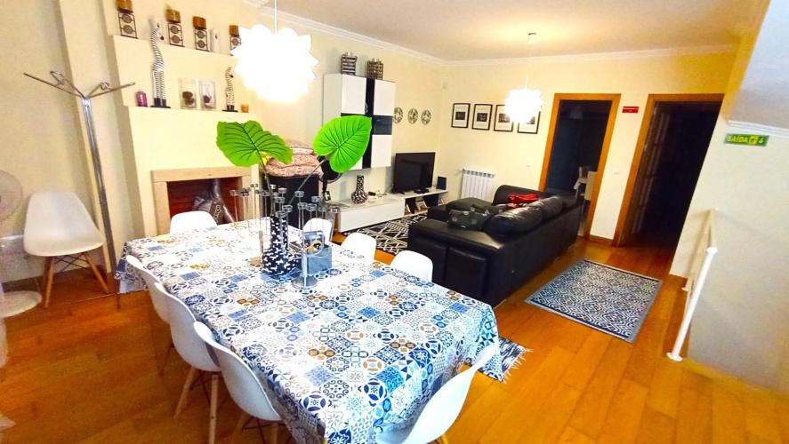 Oceanview Duplex shared Pool & Beach Sesimbra