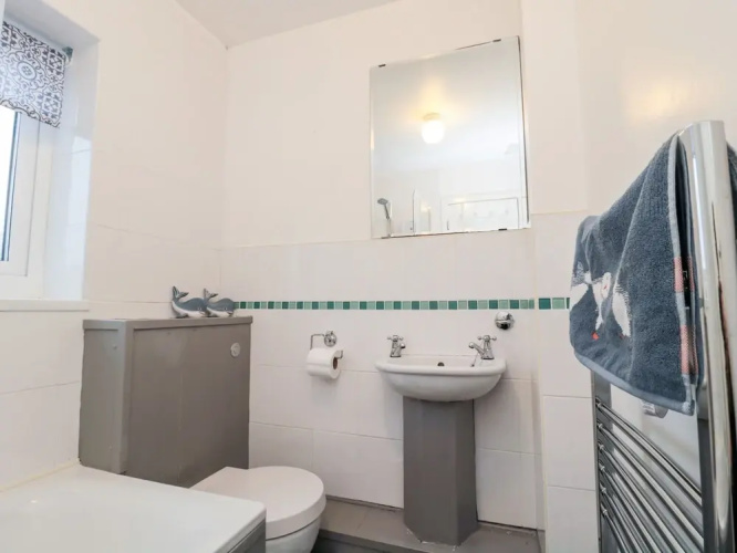 22 Longstone Park