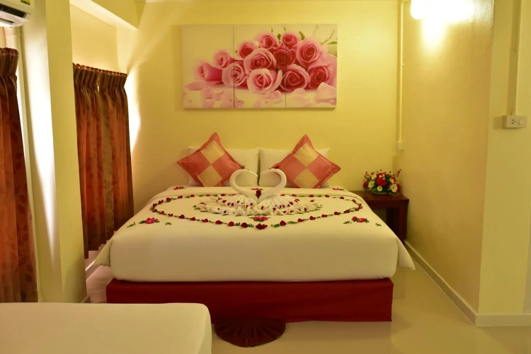 Standard Triple room
