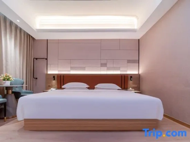 Standard Double room with city view