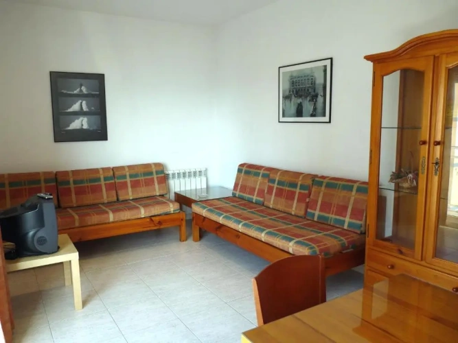 2 Bedrooms Apartment with partial sea view