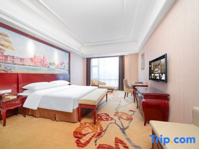 Standard Twin room with view