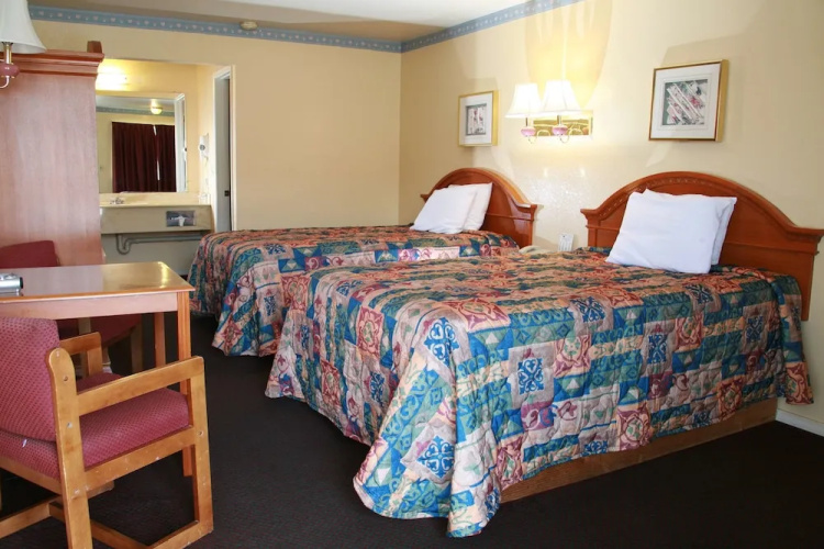 Claremore Motor Inn