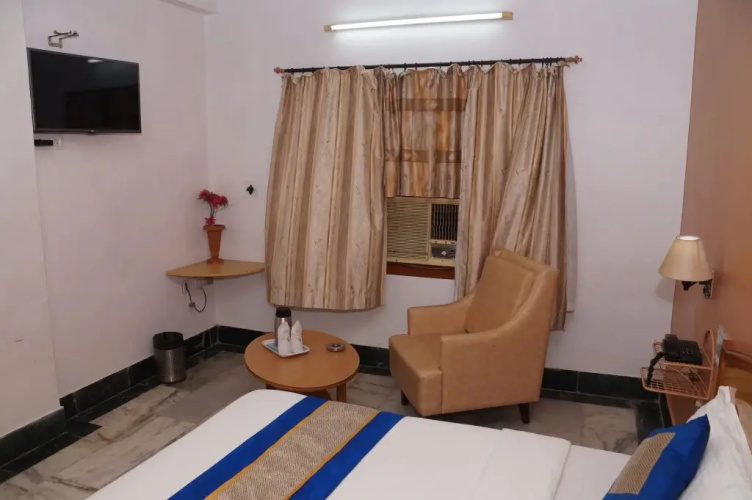 Hotel Raaj Bhaavan