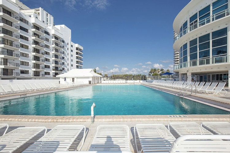 Newpoint Miami Beach Apartments photo 15