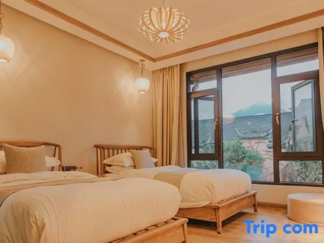 6 Bedrooms Suite