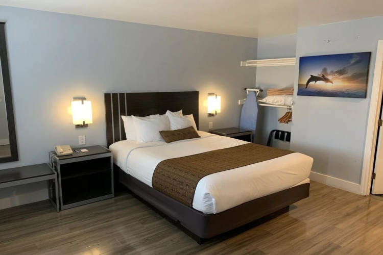 Pacific Inn