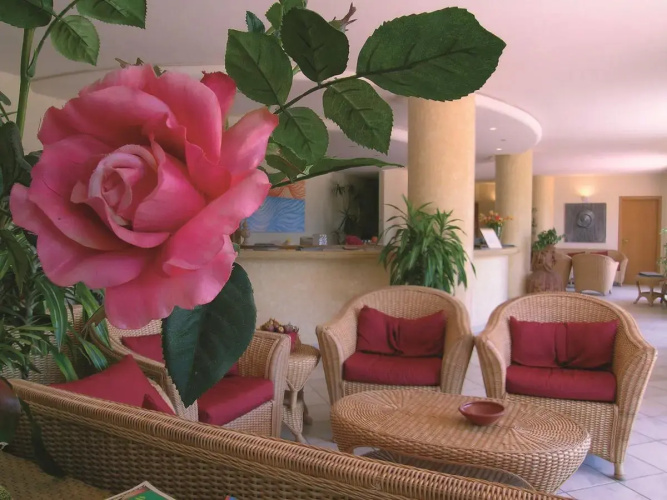 Esmeraldo Residence