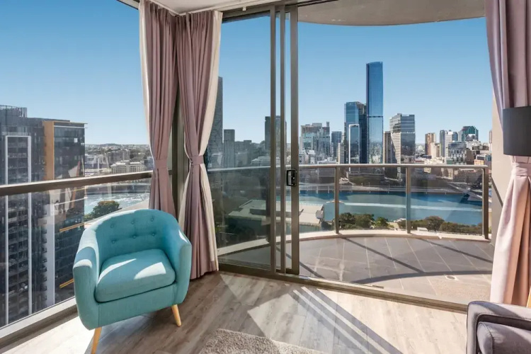 River-view Unit With Rooftop Pool Near Museums