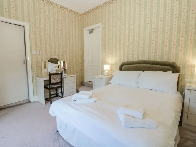 Highcliffe Manor