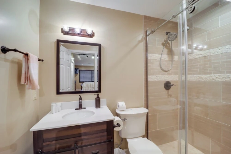 3 Bedrooms Apartment