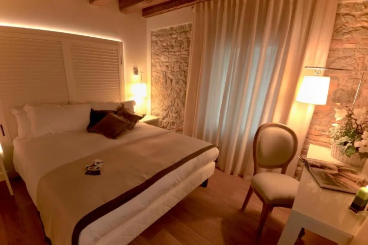 Standard Double room with view