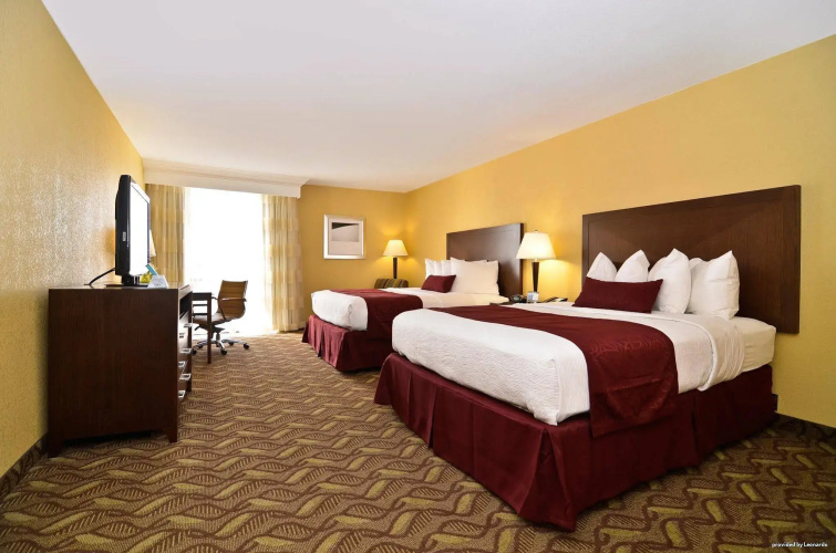 Clarion Inn & Suites Roswell