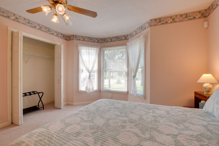 3 Blocks to Shore: North Myrtle Beach Retreat!