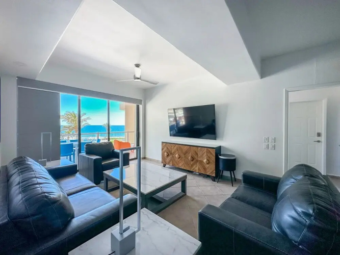 Luxury Ocean View Condo w Huge Deck