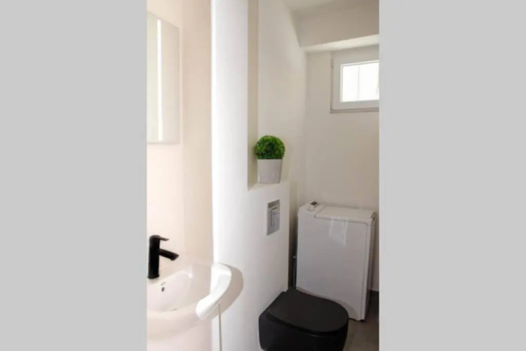 Super luxurious & spacious designer apartment.