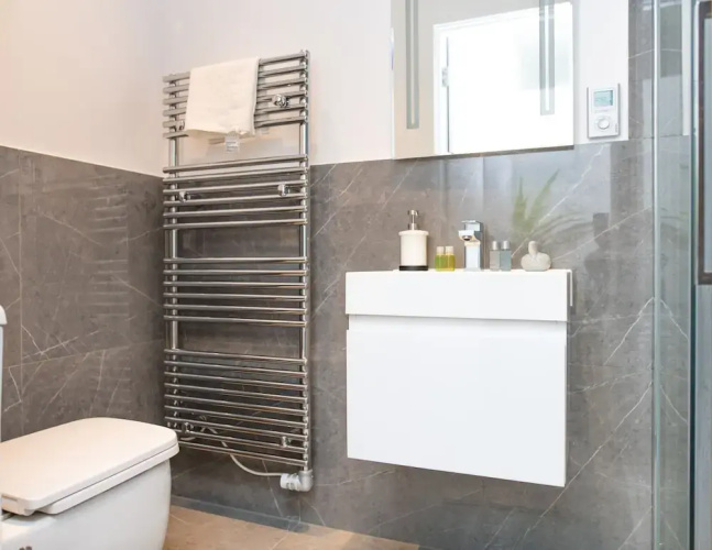Kings Road Apartment 2