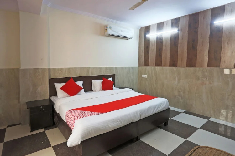 Hotel Lemonade by OYO Rooms
