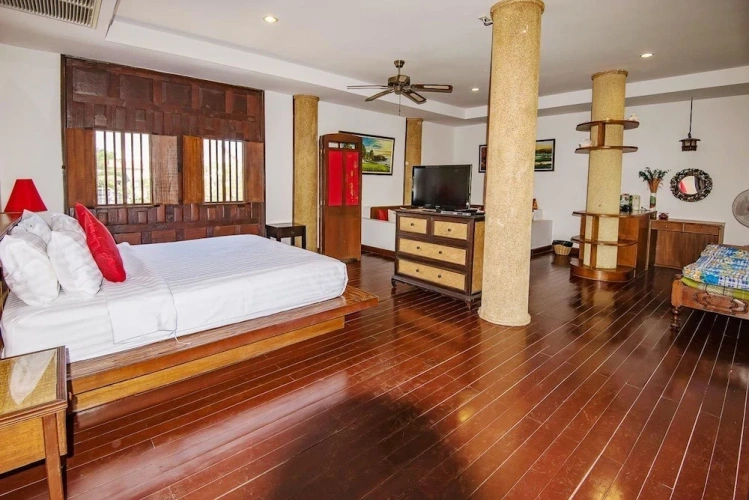 Executive Suite with balcony