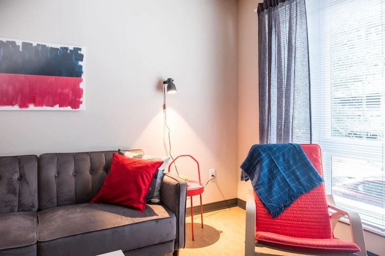1 BR Downtown Loft Near Fiserv Forum by Frontdesk