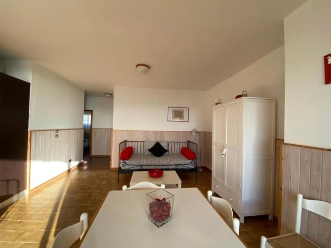 2 Bedrooms Cottage