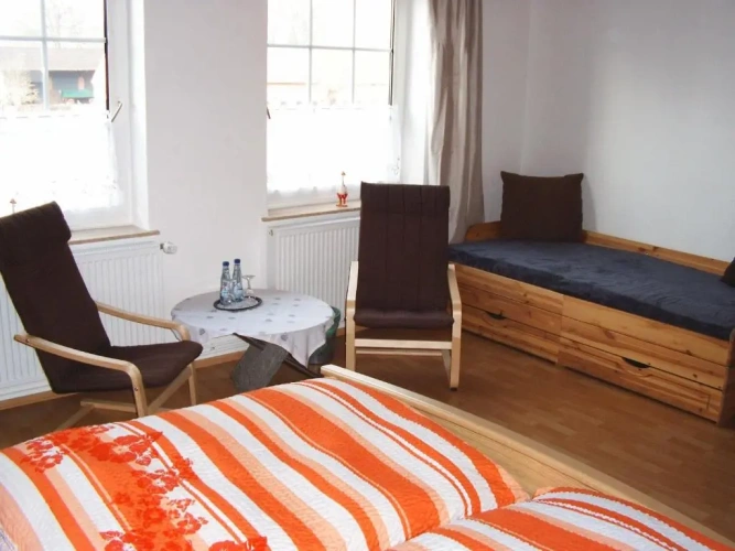 Standard Triple room