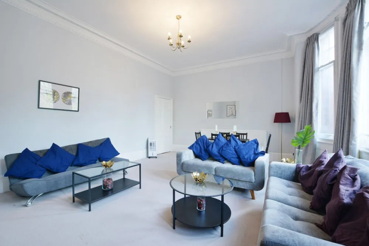 The Knightsbridge Apartment