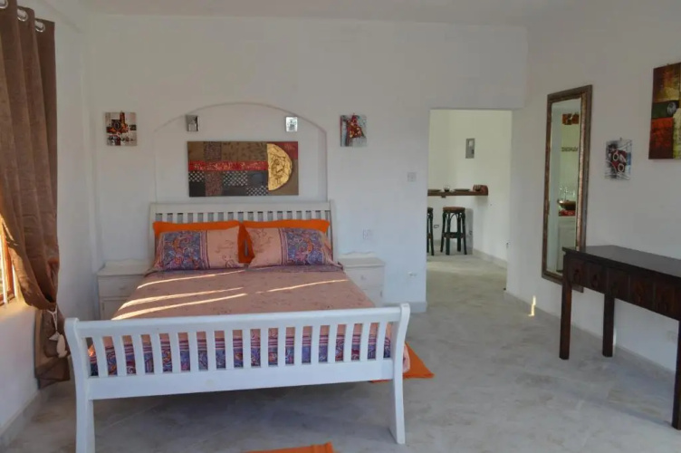 Frangipani Apartment