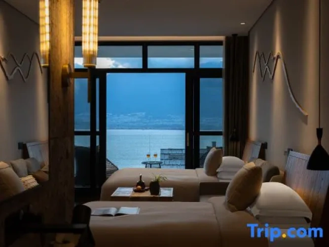 Standard Twin room with sea view