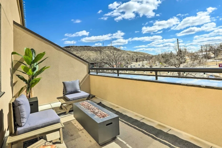 Apartment with balcony