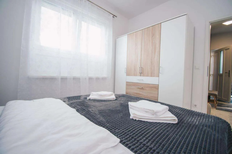 L Apartment