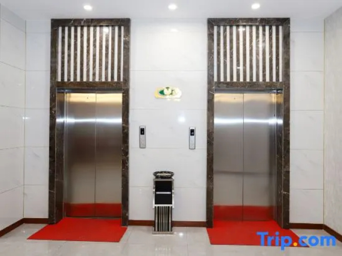 Huang He  Hotel