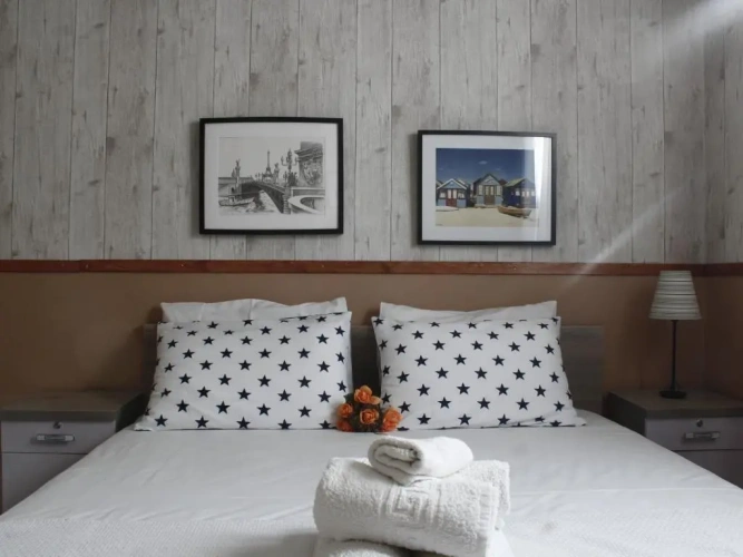 2 Bedrooms Villa