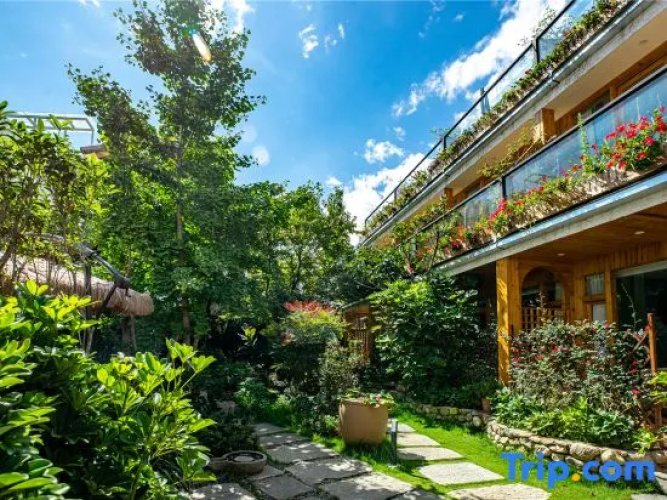 Mu Yun Flower House