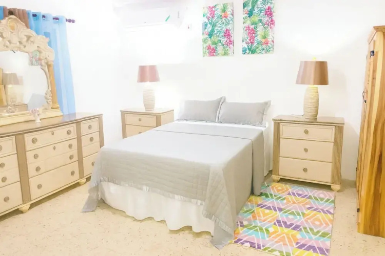 Chantal House Sleeps 8 With Garden