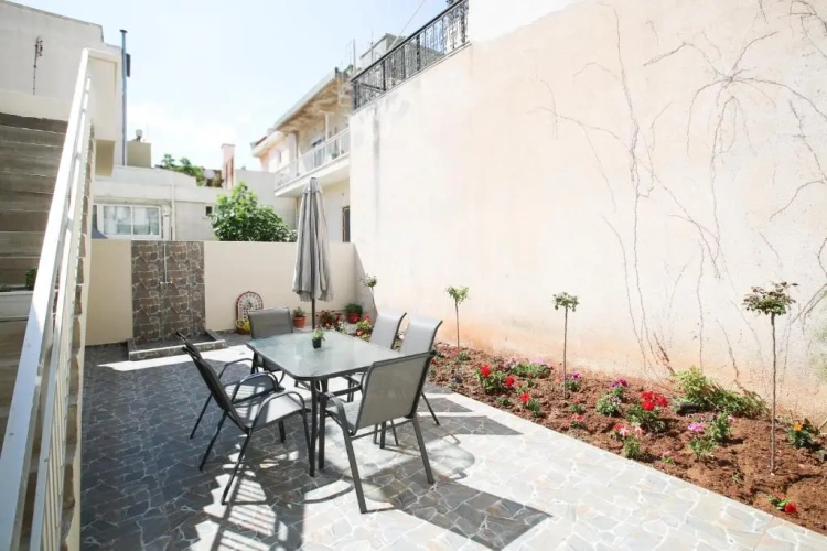 2 Bedrooms Cottage