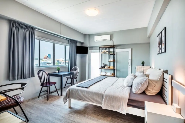 Standard room with balcony