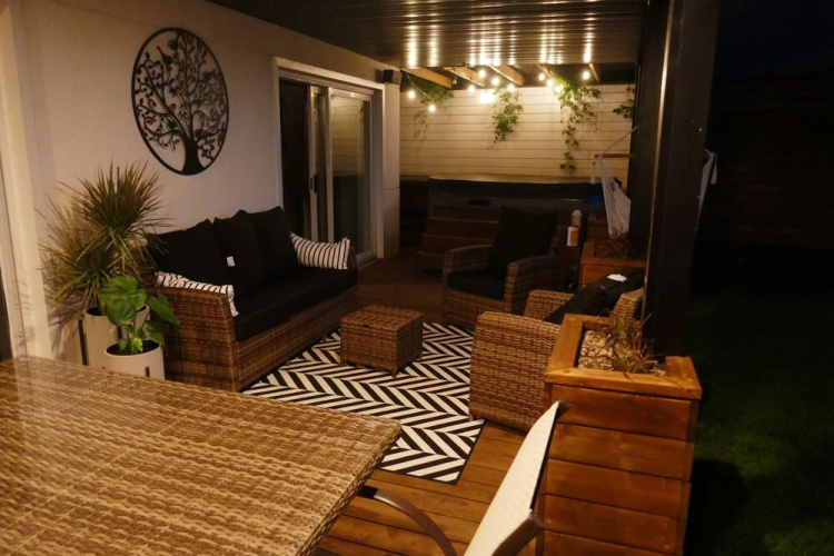 Contemporary Style With Amazing View 3-4 Br
