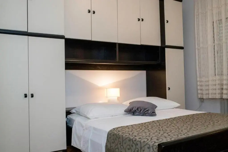 Apartments Dionis