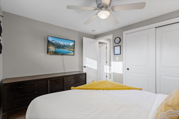 Berthoud Basecamp Private Hot Tub & Backyard Oasis