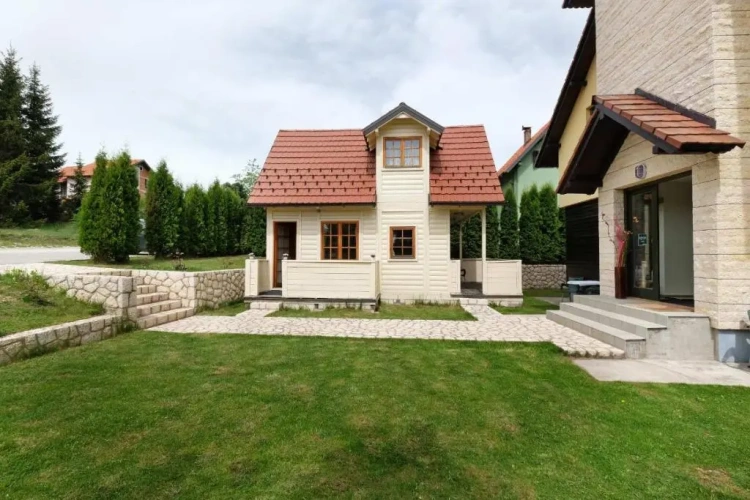 1 Bedroom Cottage with balcony and with view