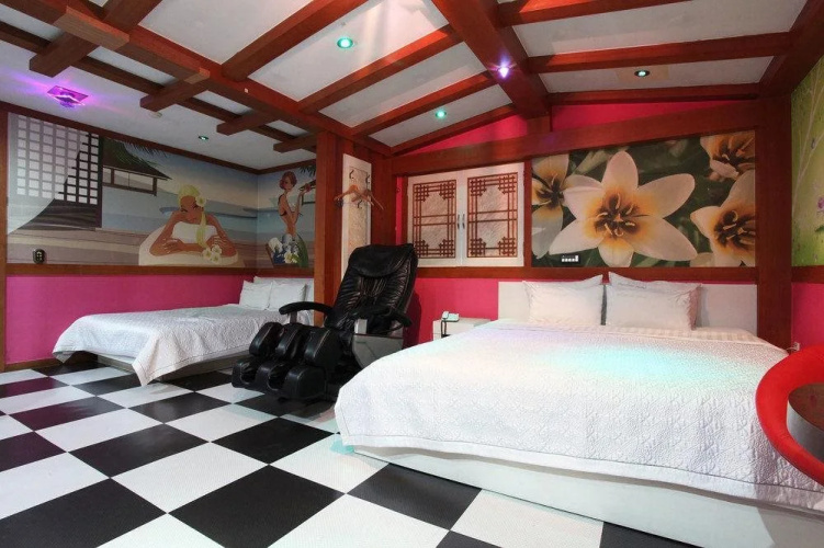 Chocolate Hotel