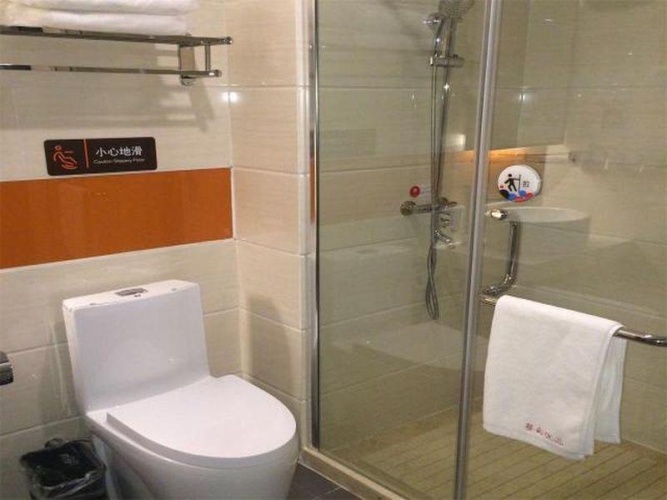 Standard Twin room with city view