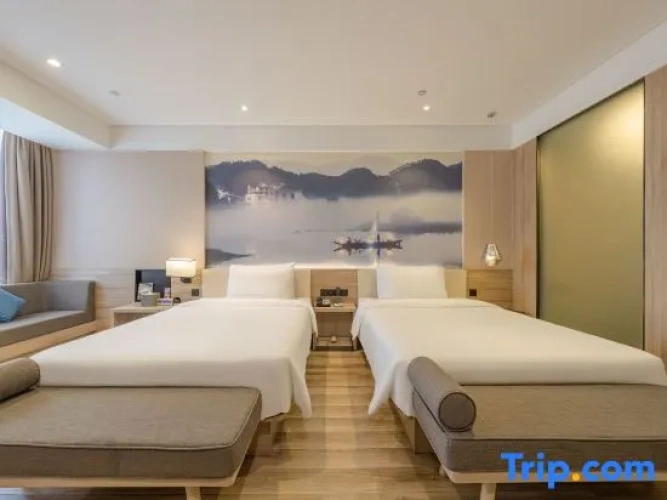 Executive Twin room with city view