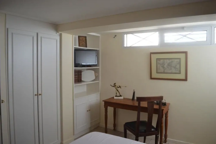 4 Bedrooms Villa